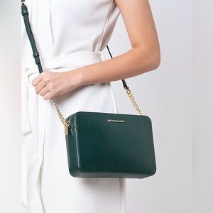 Micheal kors jet set crossbody